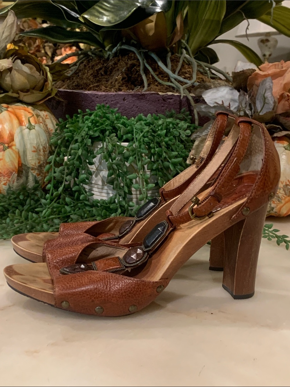 FRYE Dolly Bejeweled T Strap Wooden Heels Size 8.5 M